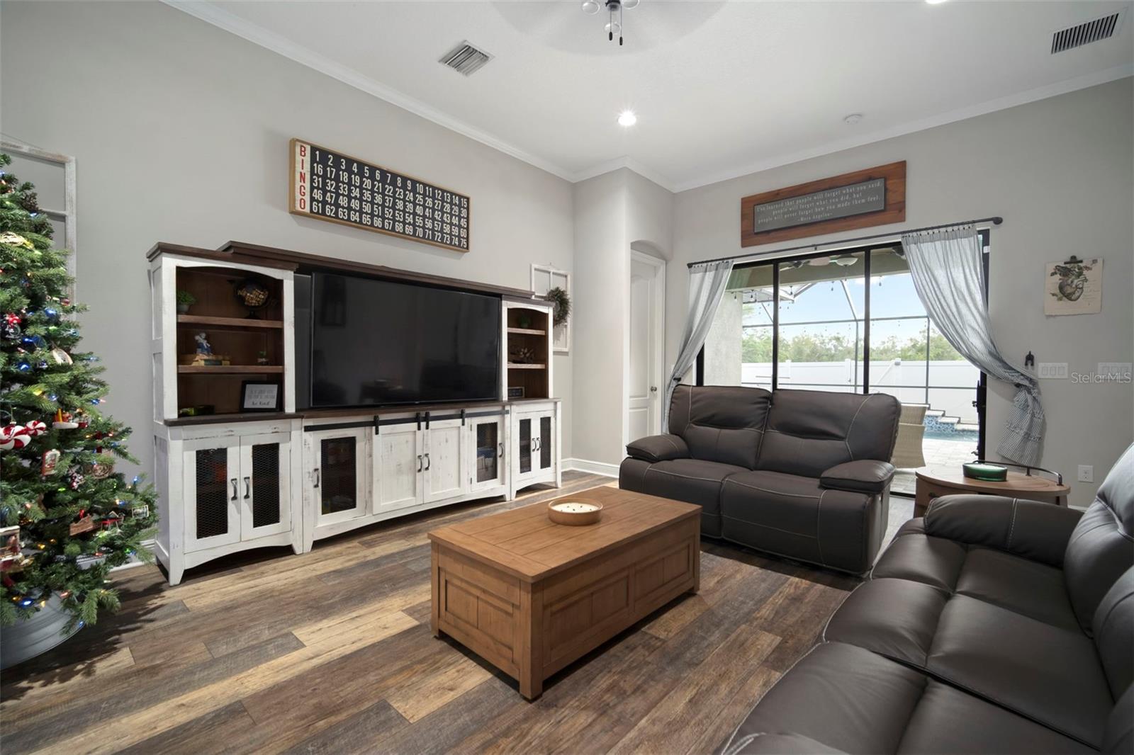 Image 20 of 62 For 11223 Paddock Manor Avenue