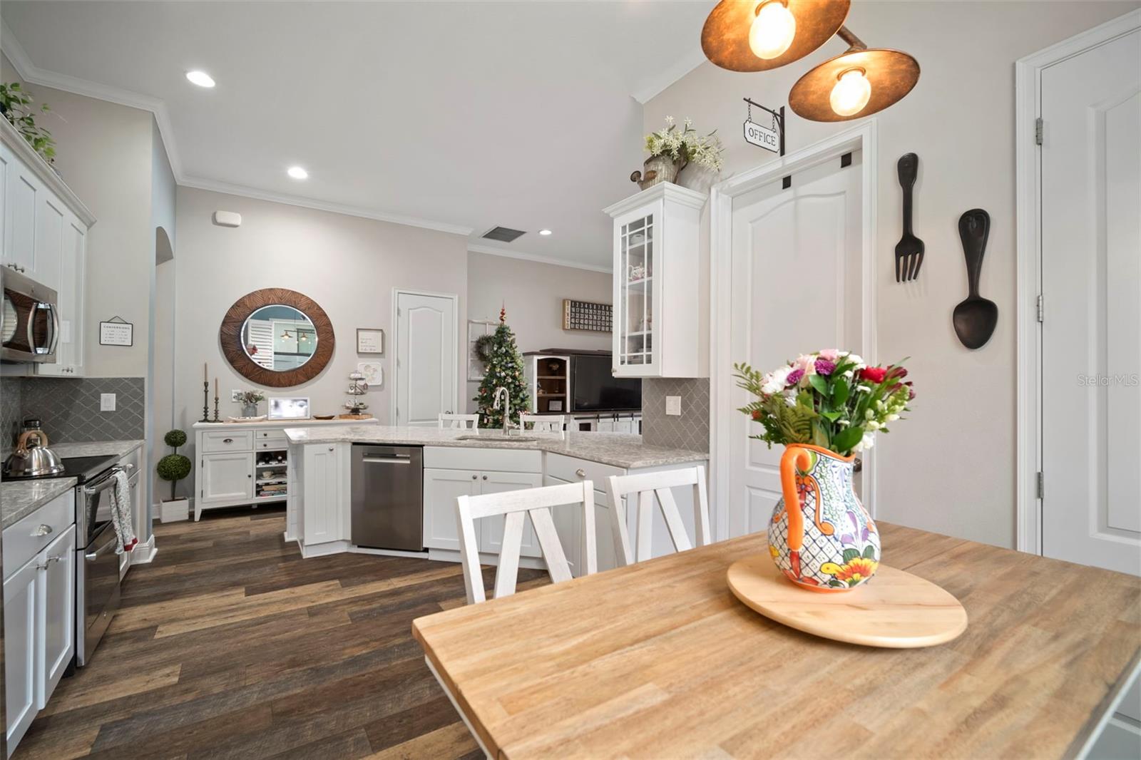 Image 22 of 62 For 11223 Paddock Manor Avenue