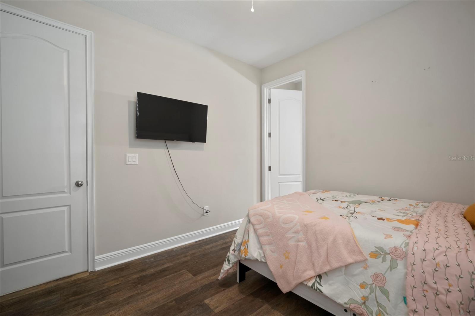 Image 37 of 62 For 11223 Paddock Manor Avenue