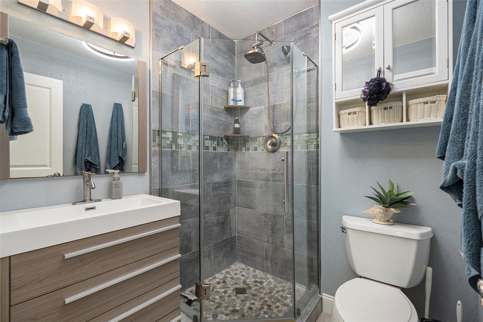 Image 16 of 25 For 5134 Salmon Drive Se A