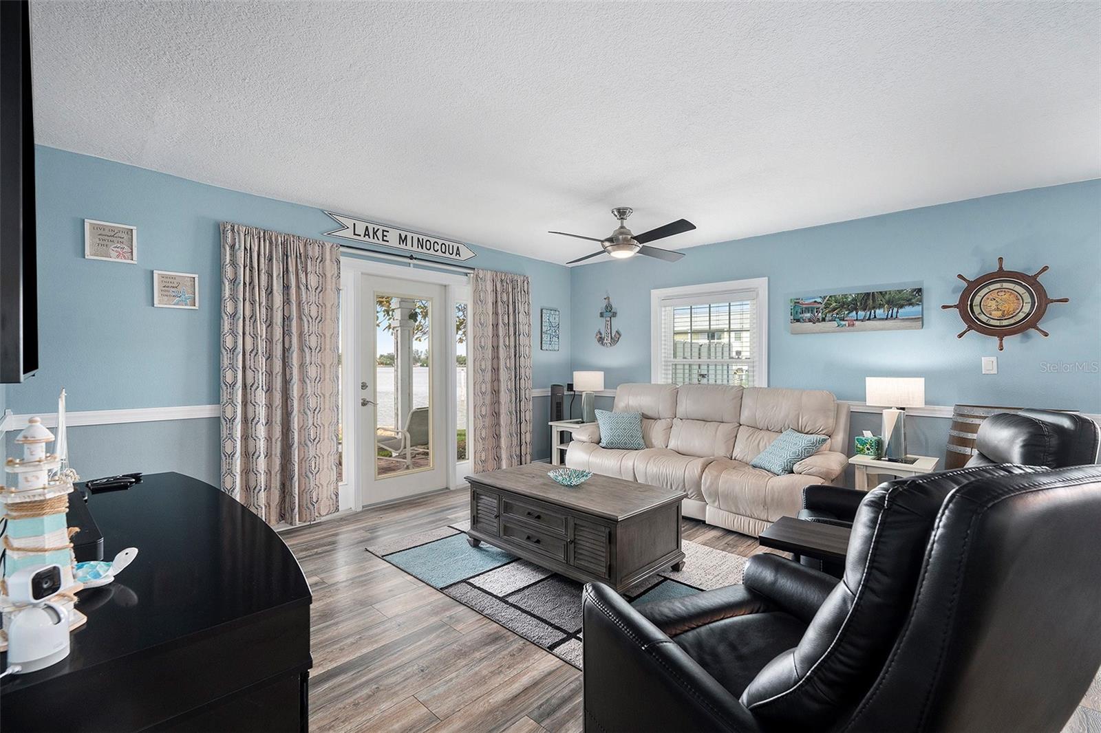 Image 3 of 25 For 5134 Salmon Drive Se A