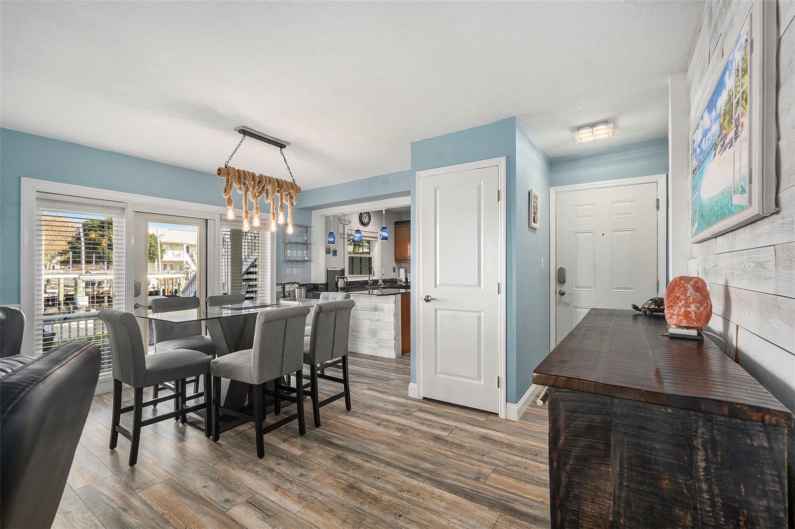 Image 7 of 25 For 5134 Salmon Drive Se A