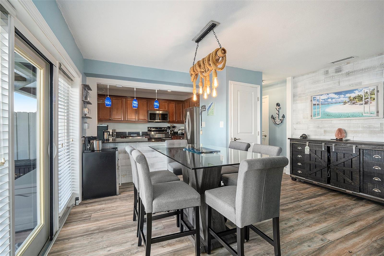 Image 8 of 25 For 5134 Salmon Drive Se A