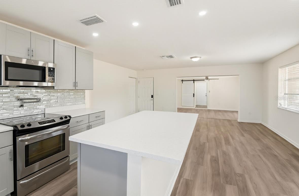 Image 11 of 38 For 6882 Pinehurst Drive