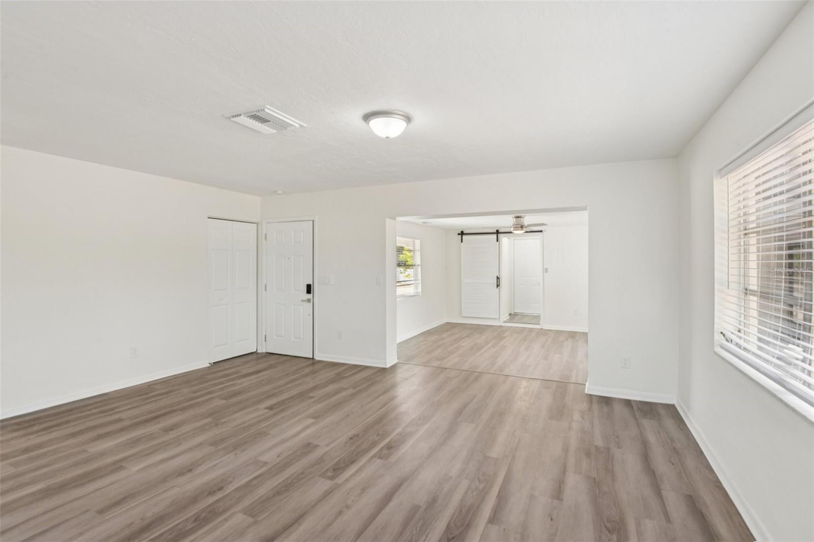 Image 12 of 38 For 6882 Pinehurst Drive