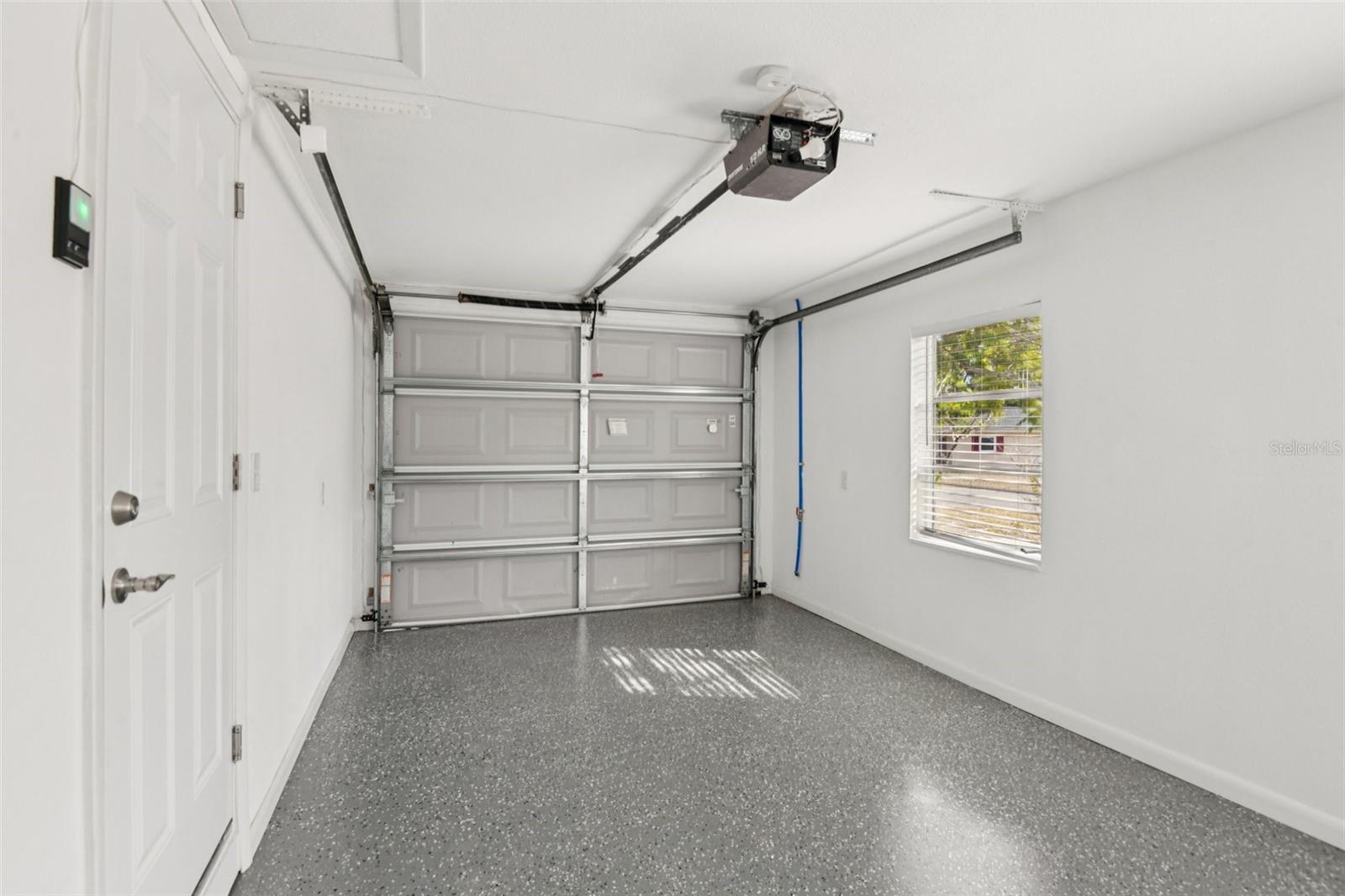 Image 27 of 38 For 6882 Pinehurst Drive