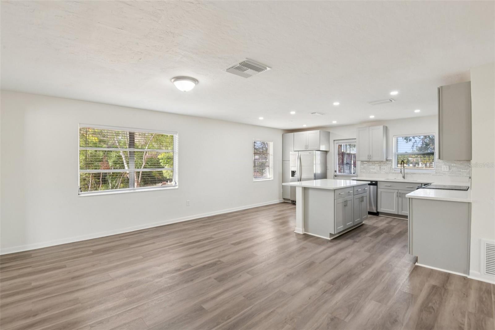 Image 4 of 38 For 6882 Pinehurst Drive