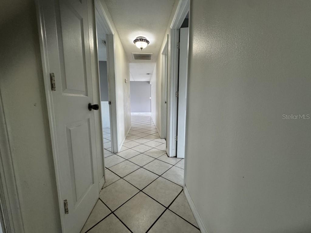 Image 29 of 48 For 427 Donald Street