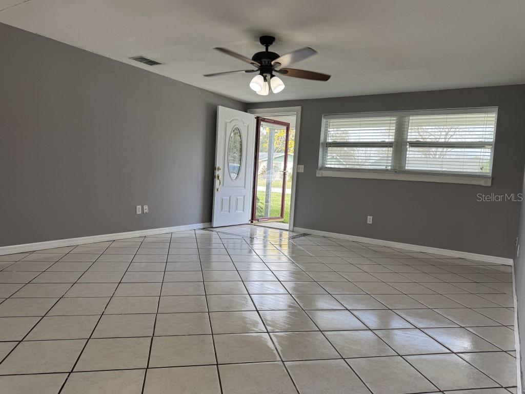 Image 33 of 48 For 427 Donald Street