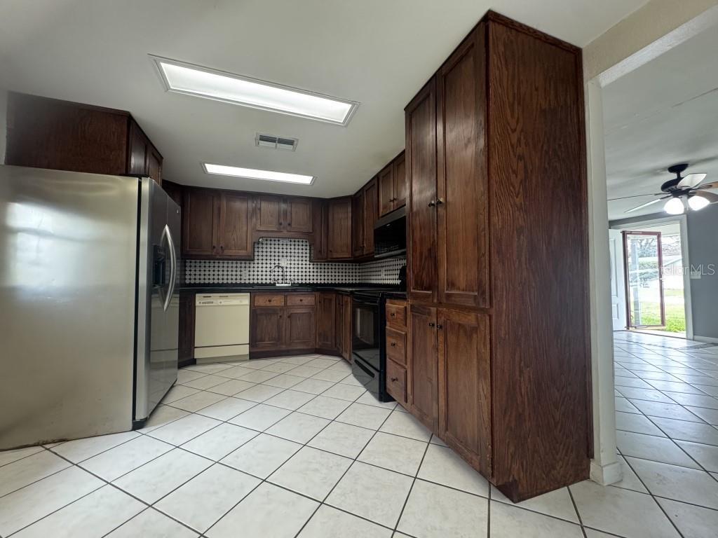 Image 46 of 48 For 427 Donald Street