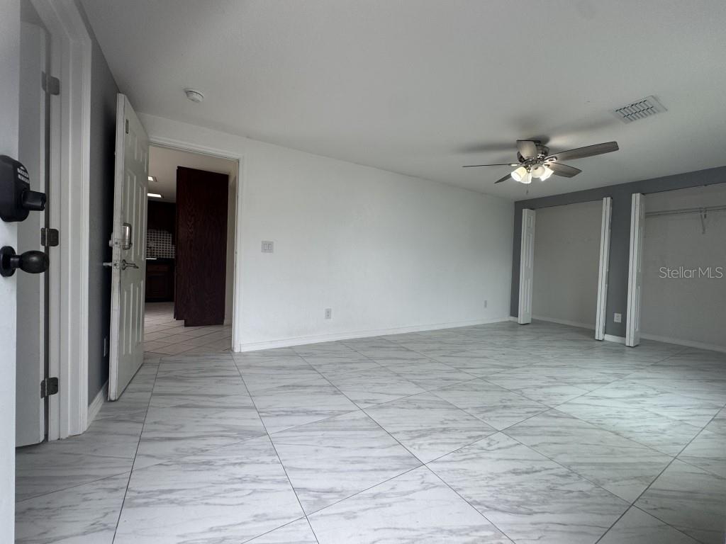 Image 7 of 48 For 427 Donald Street