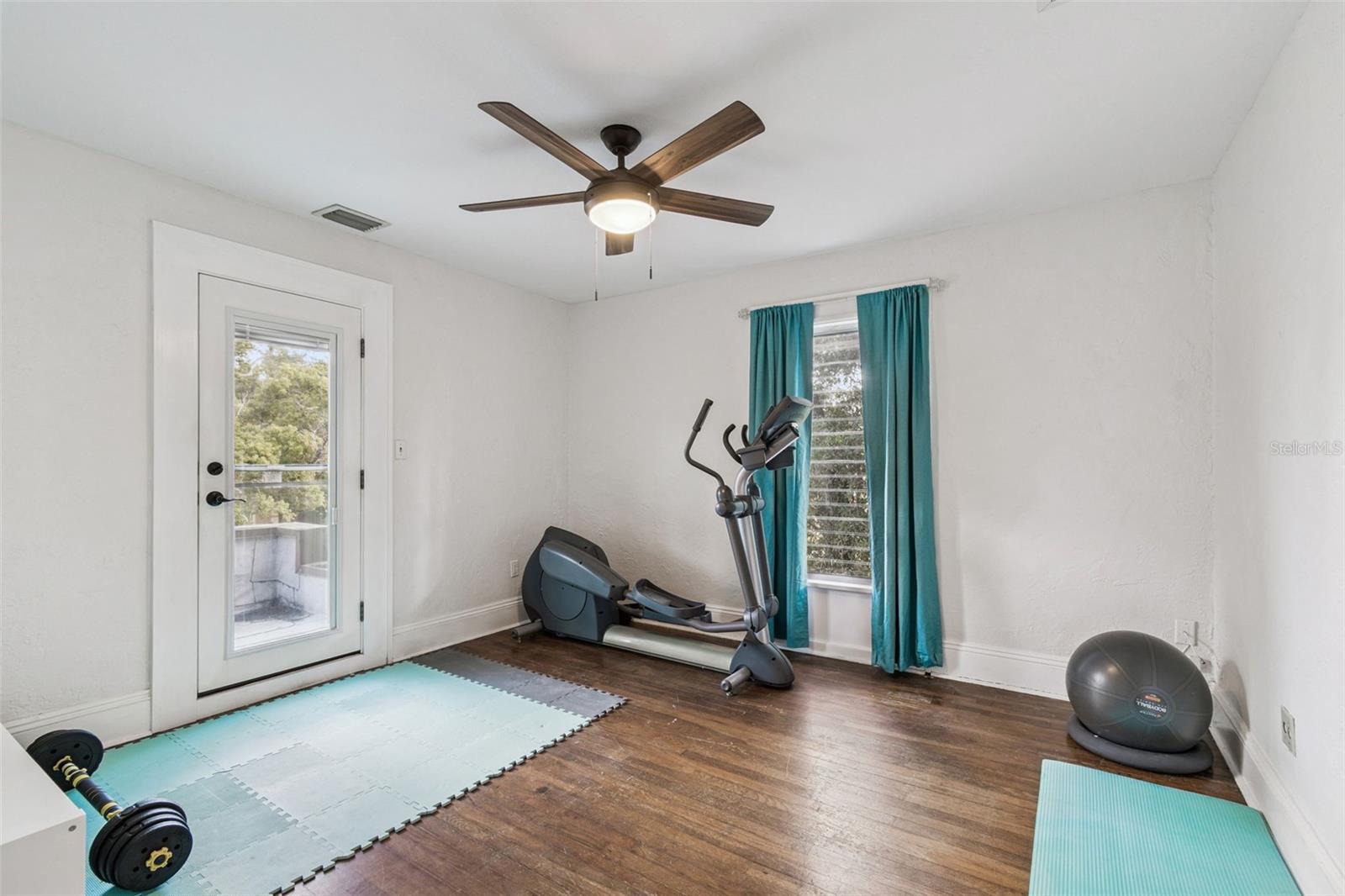 Image 40 of 84 For 4326 3rd Avenue S