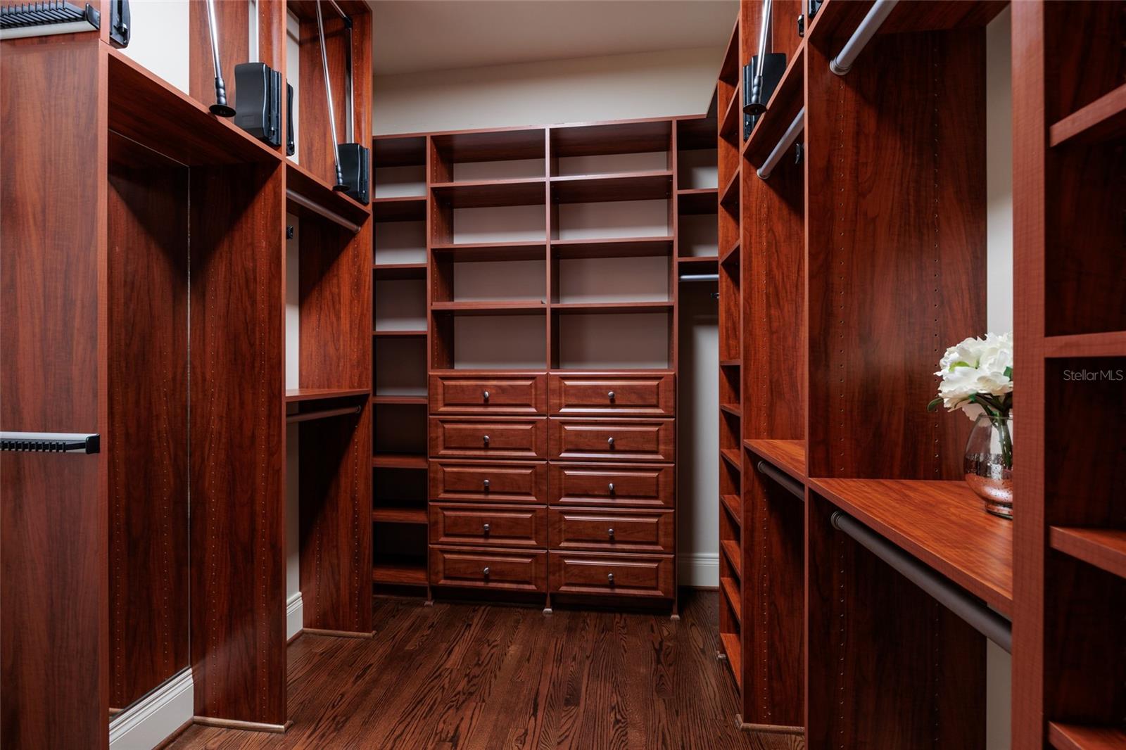 Image 25 of 65 For 1976 Kansas Avenue Ne