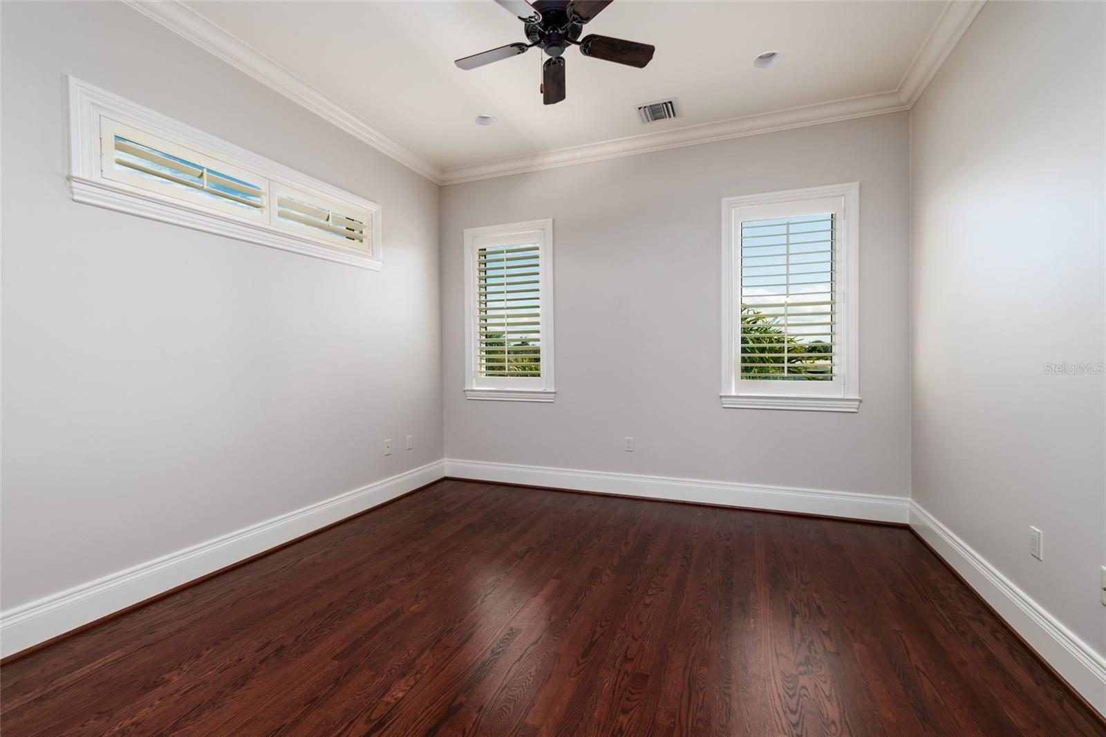 Image 29 of 65 For 1976 Kansas Avenue Ne