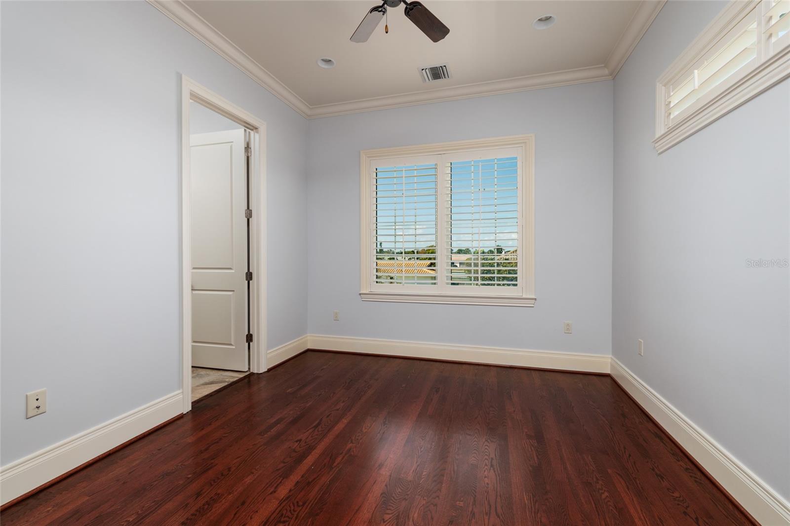 Image 32 of 65 For 1976 Kansas Avenue Ne