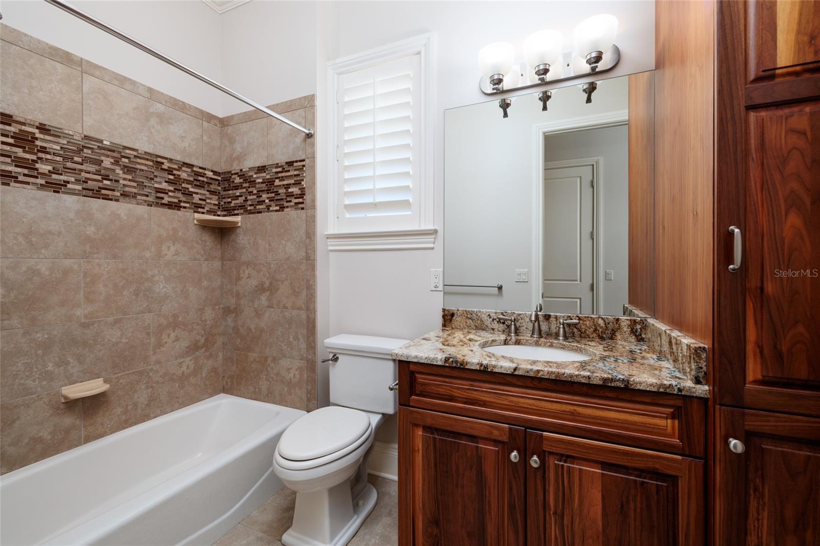 Image 33 of 65 For 1976 Kansas Avenue Ne