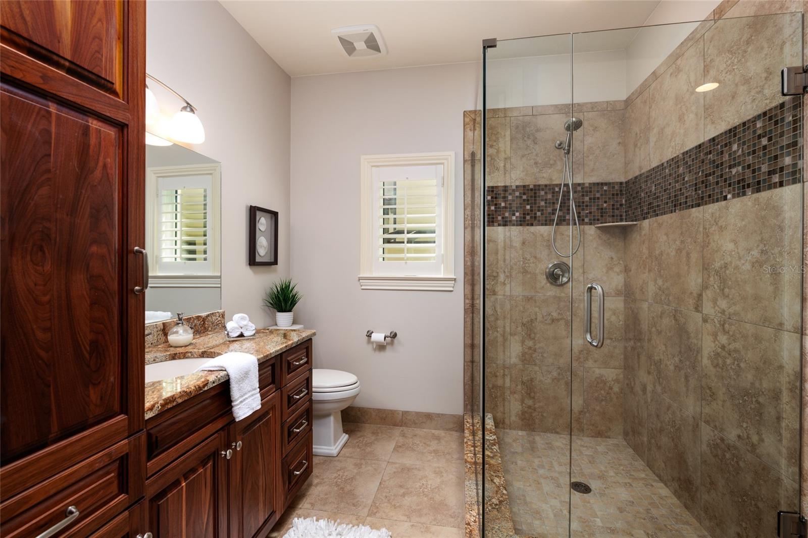 Image 47 of 65 For 1976 Kansas Avenue Ne