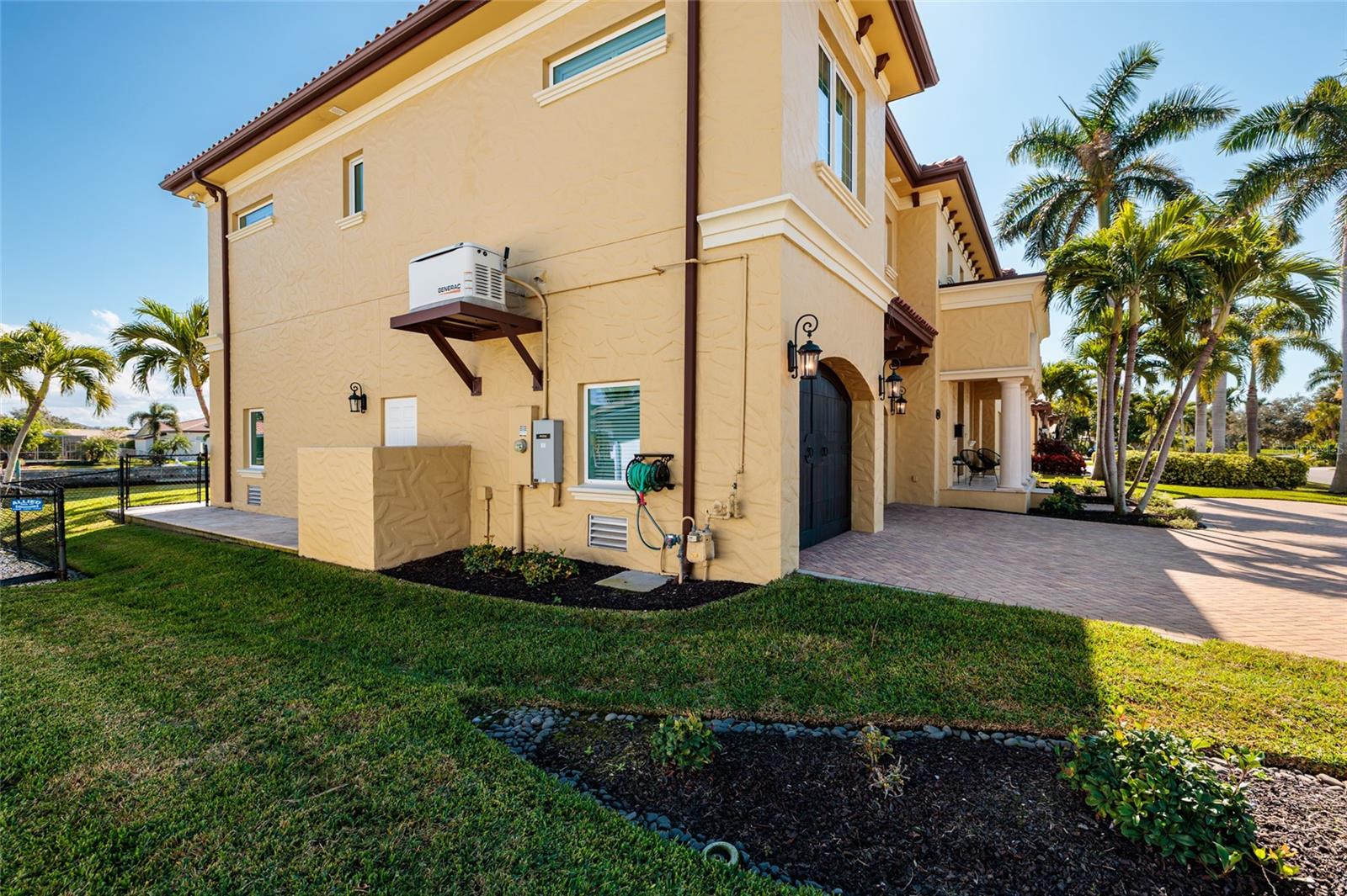 Image 5 of 65 For 1976 Kansas Avenue Ne