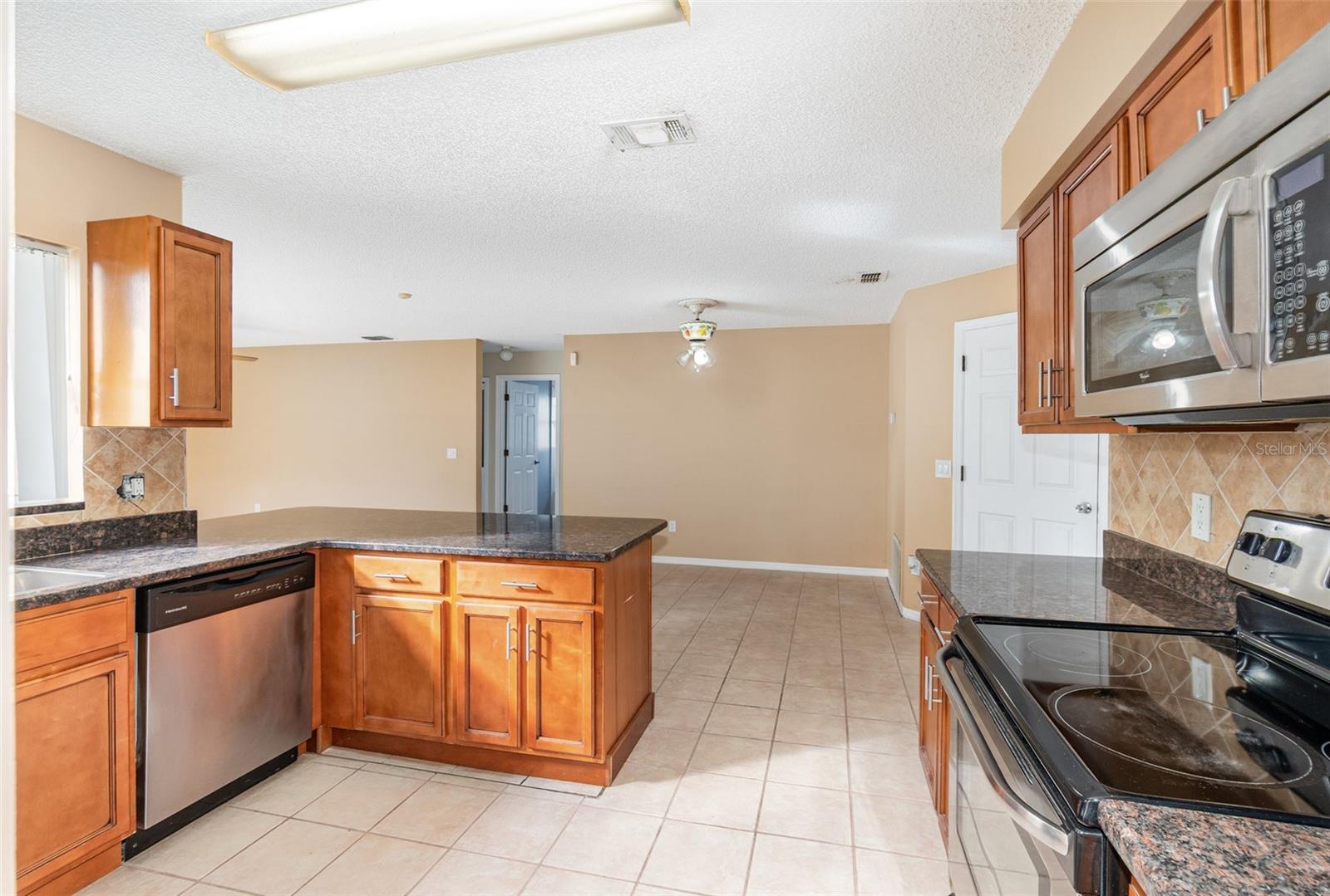 Image 12 of 27 For 6036 Brookhill Cir