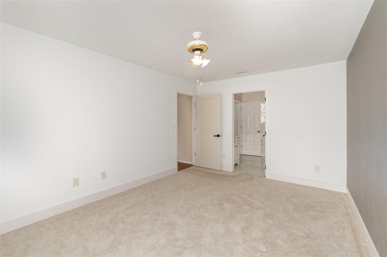 Image 14 of 27 For 6036 Brookhill Cir