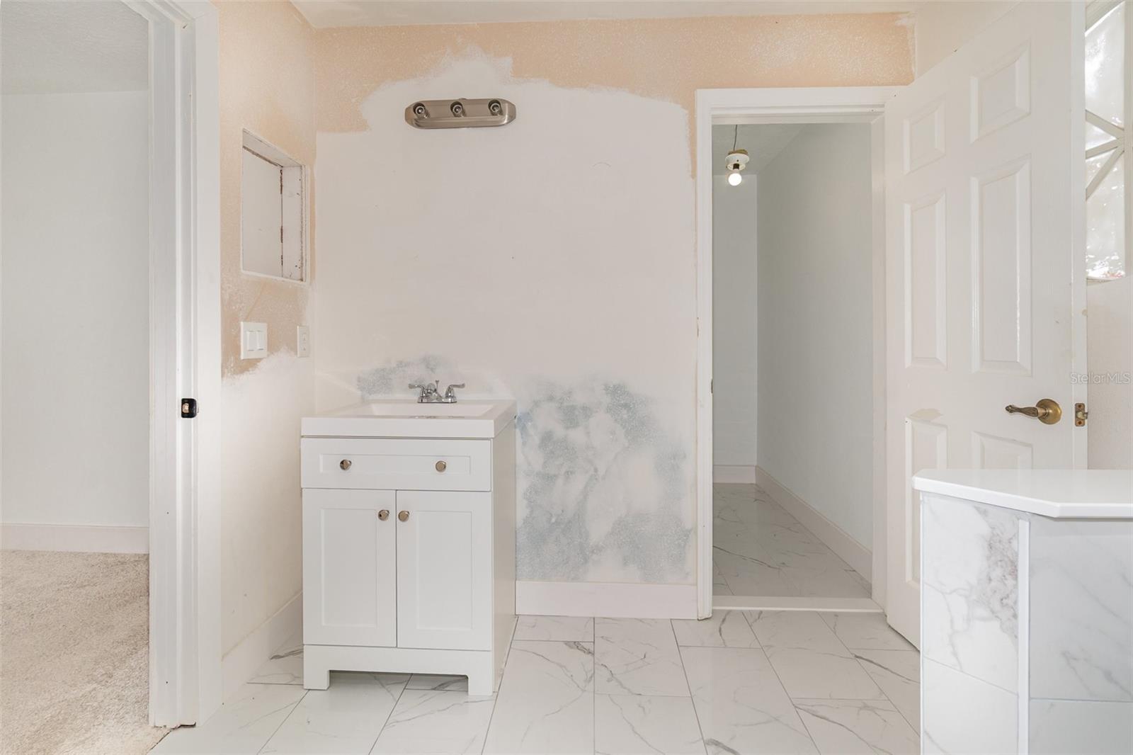 Image 17 of 27 For 6036 Brookhill Cir