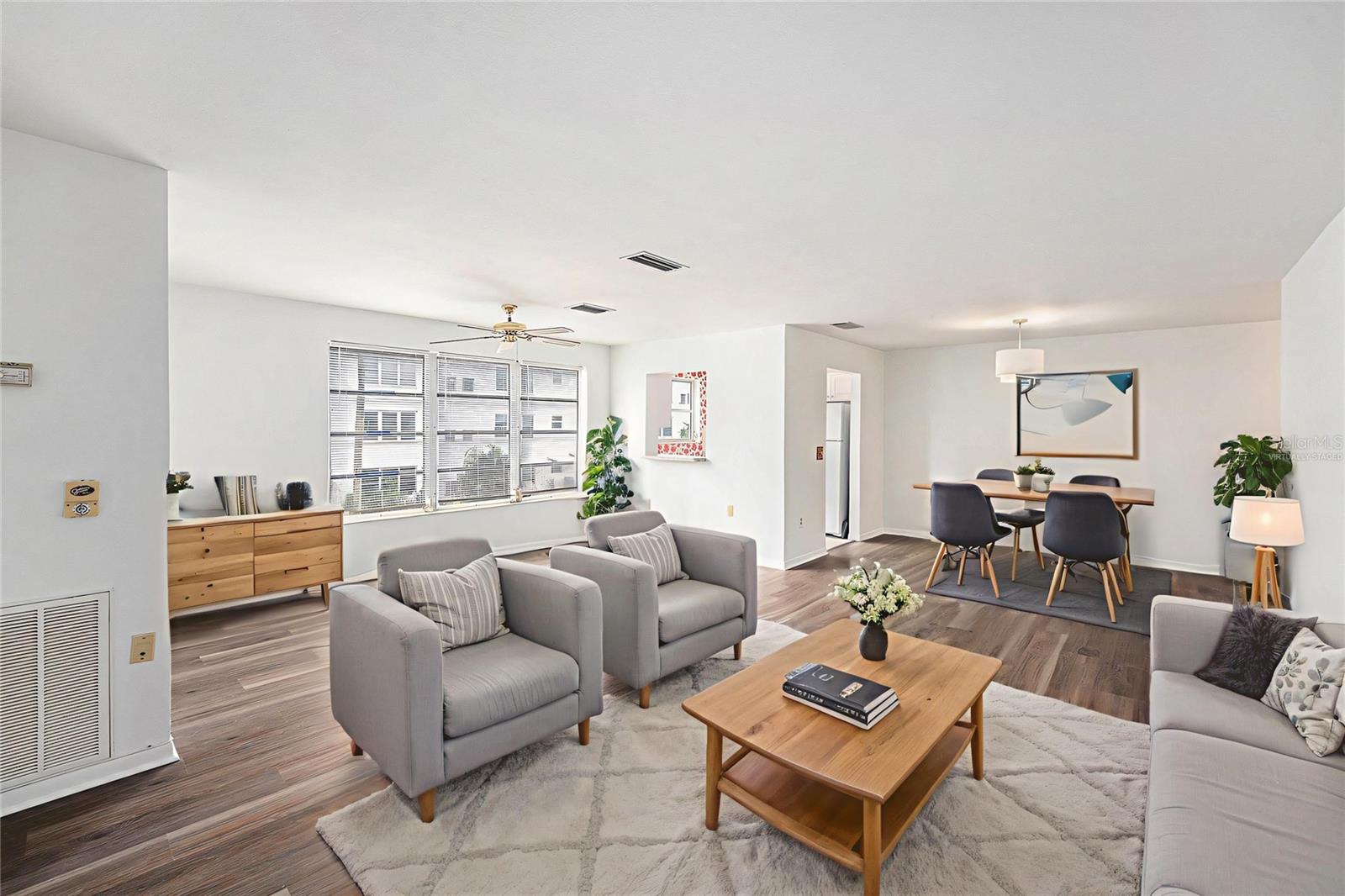 Image 7 of 37 For 5623 80th Street N 211