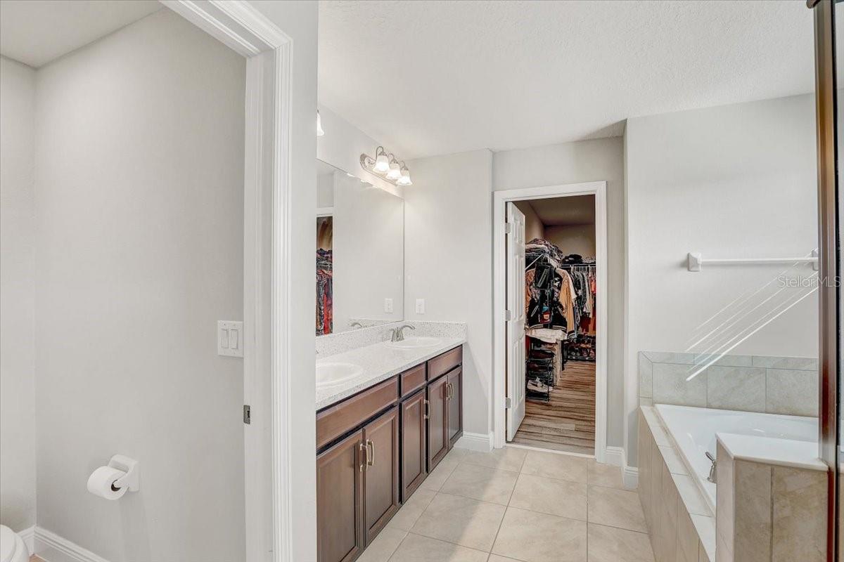 Image 23 of 47 For 11909 Bahia Valley Drive