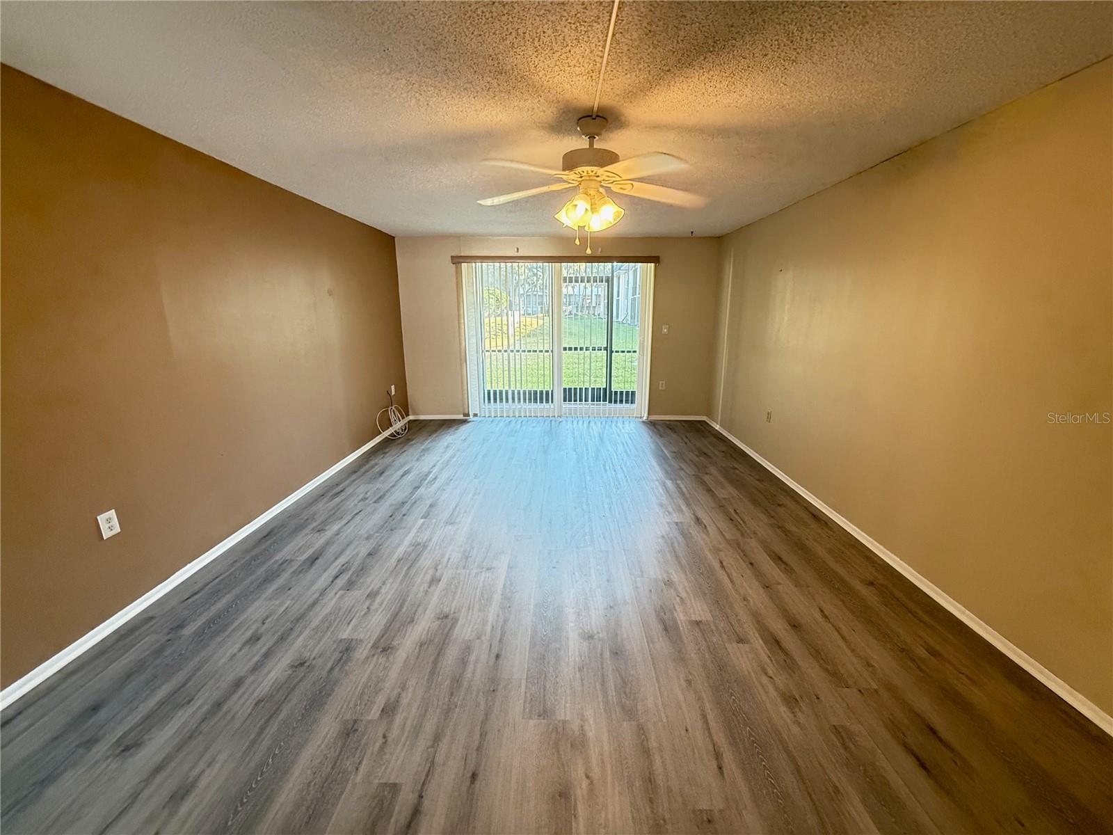 Listing photo id 5 for 107 Caldwell Drive M177