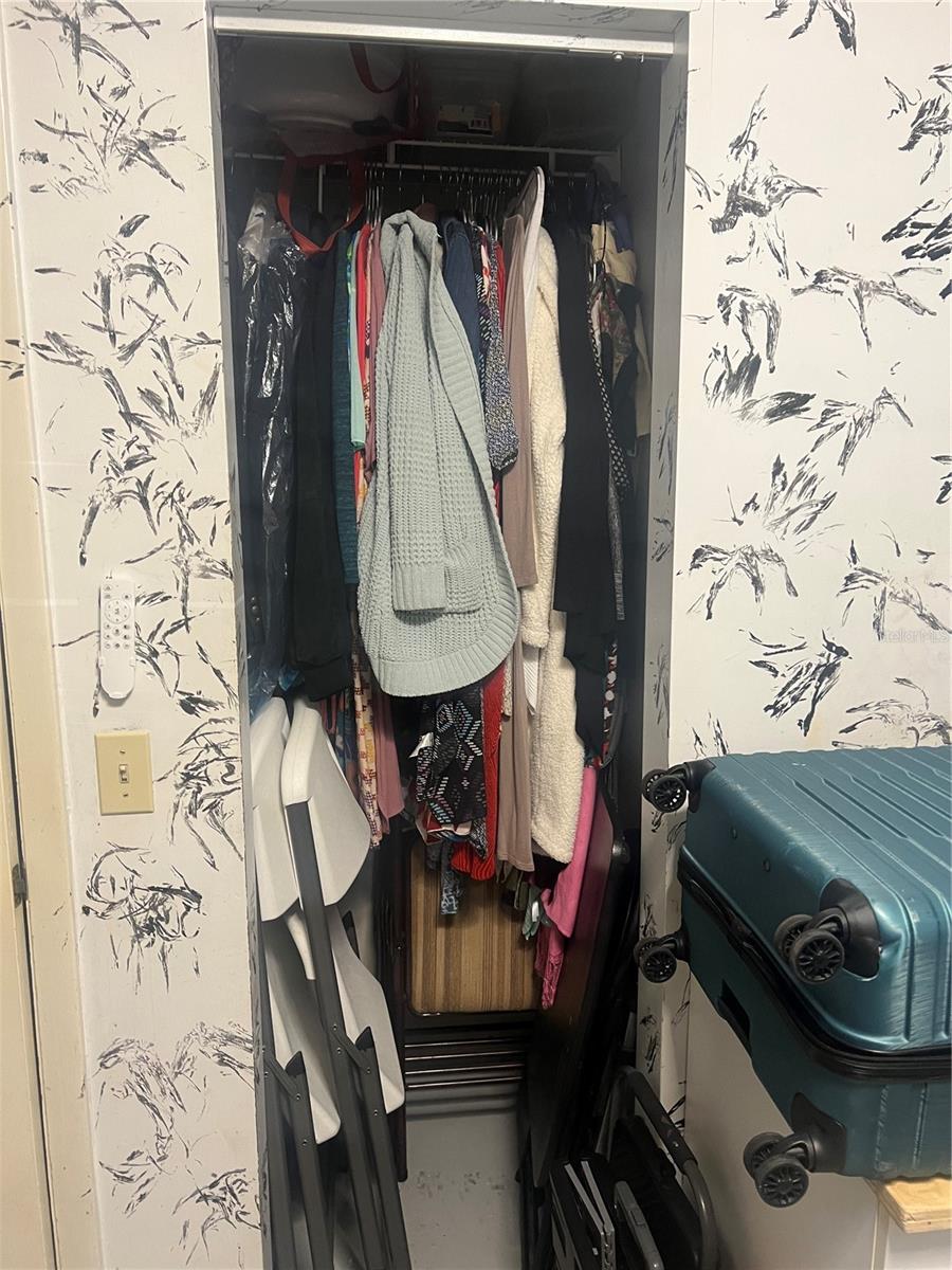 Image 6 of 23 For 4224 Bird Street