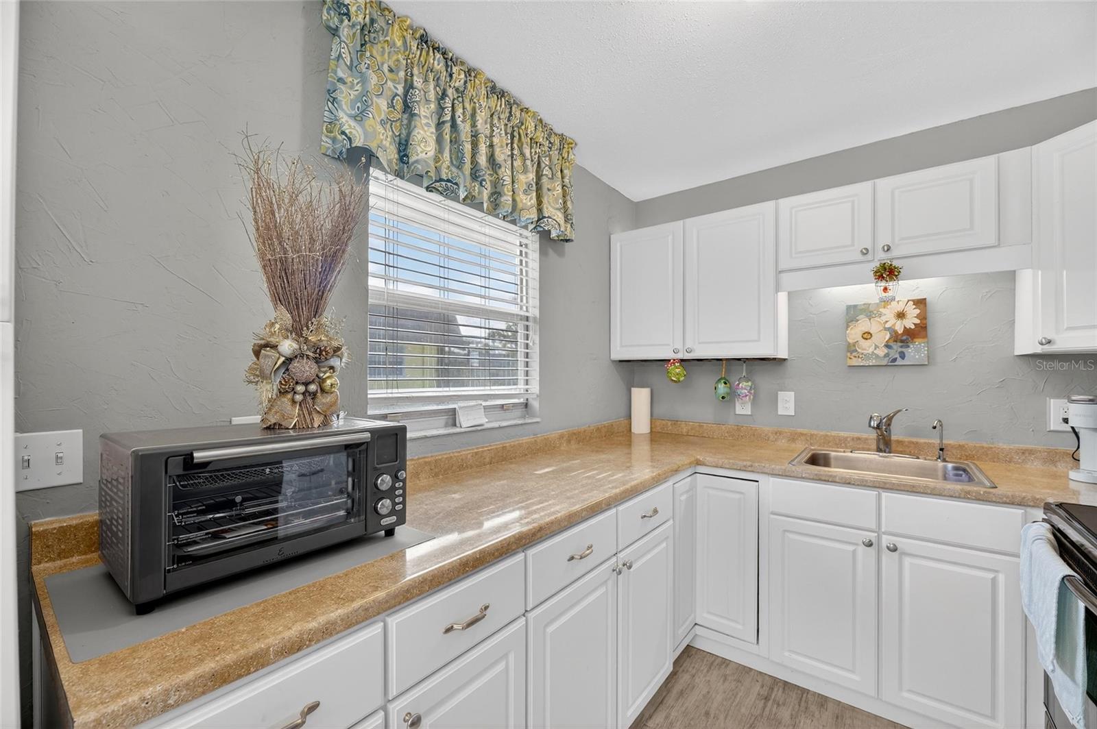 Image 12 of 64 For 201 Bedford Street 88