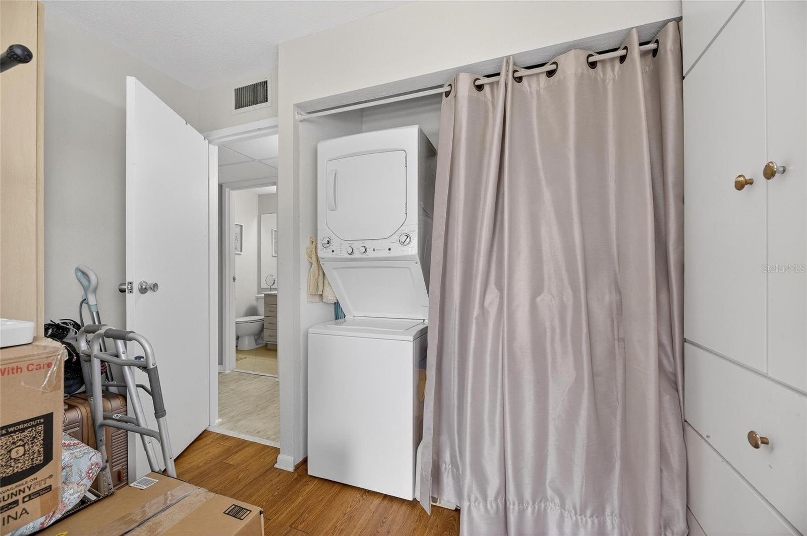 Image 26 of 64 For 201 Bedford Street 88