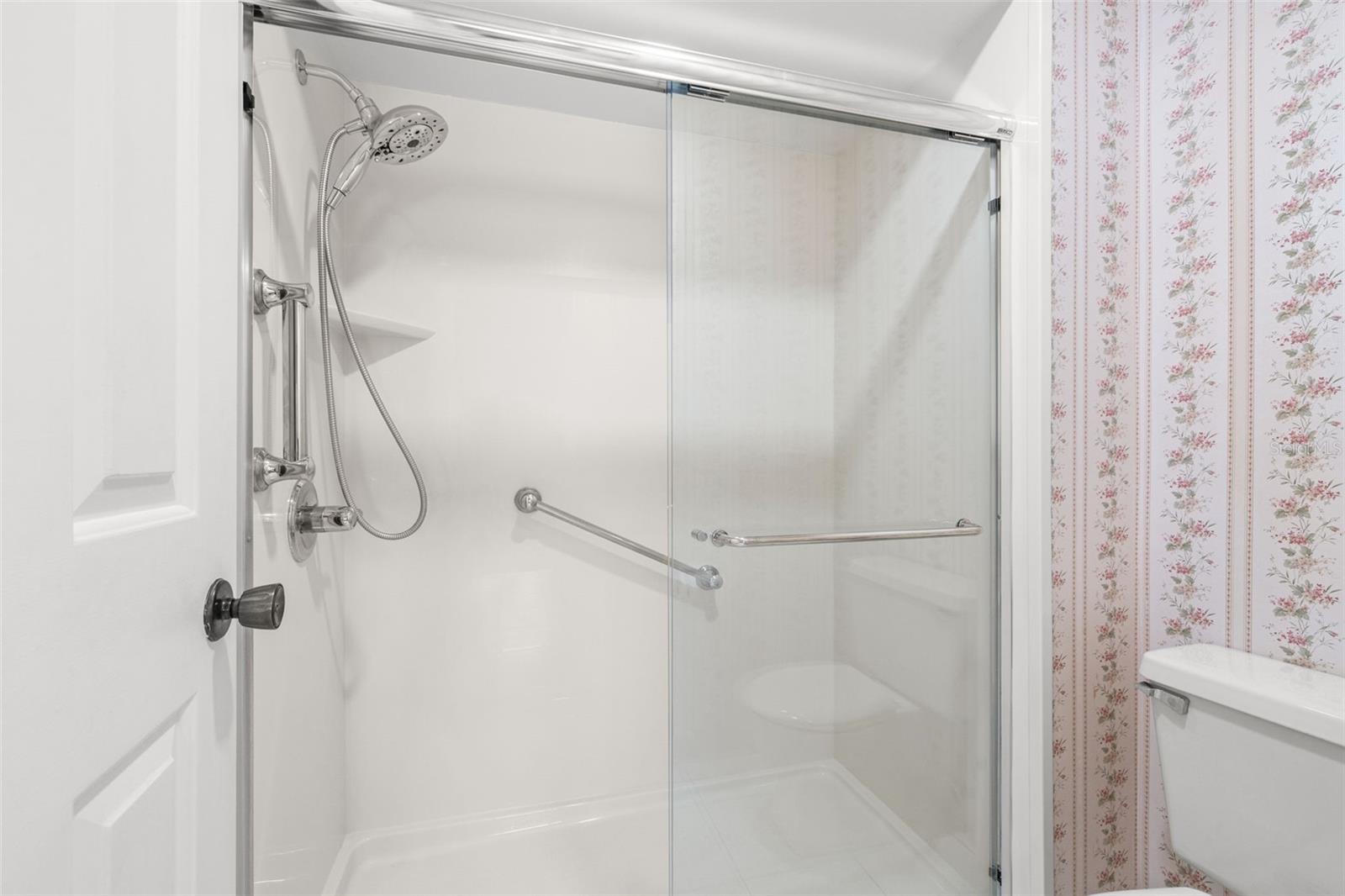 Image 18 of 22 For 725 83rd Avenue N 205