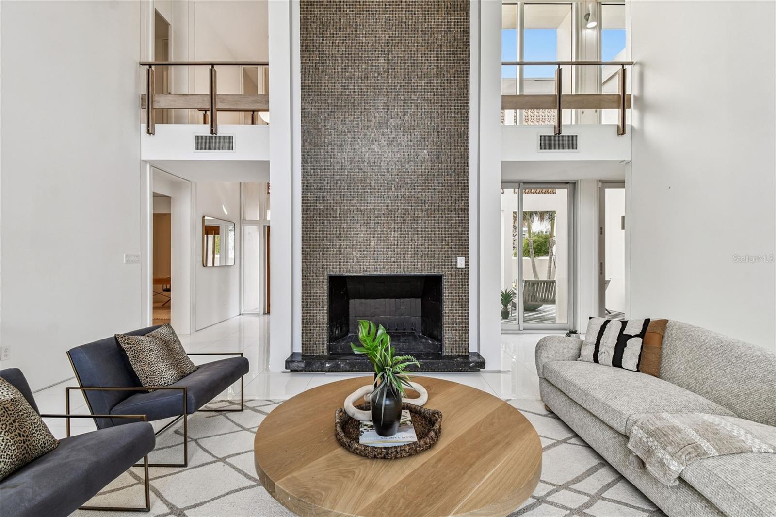 Image 11 of 87 For 41 Bering Street