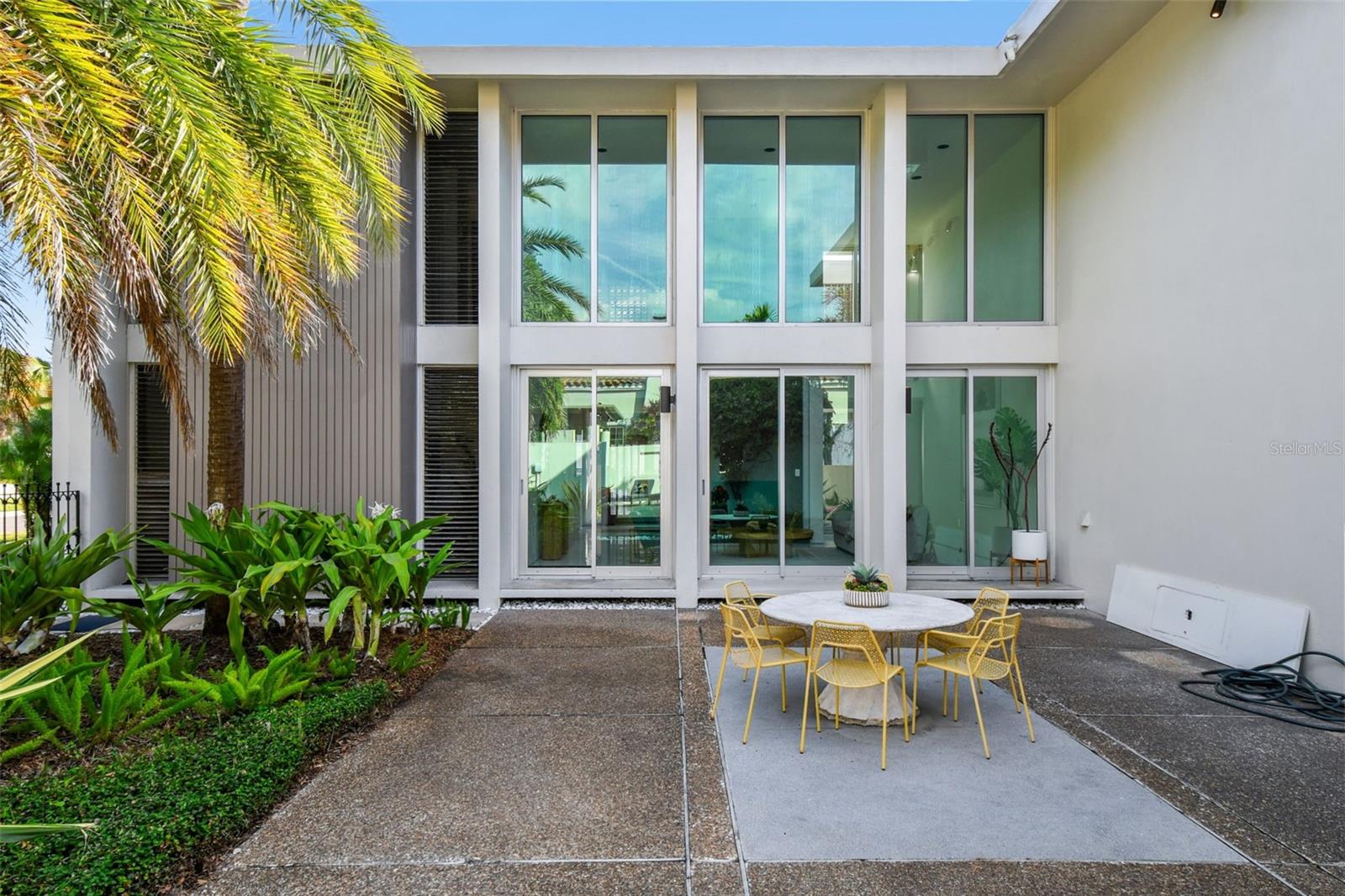 Image 12 of 87 For 41 Bering Street