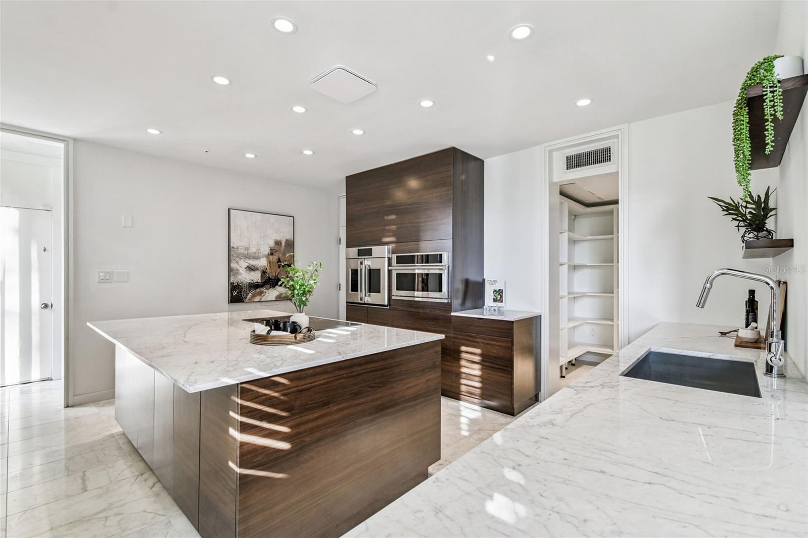 Image 21 of 87 For 41 Bering Street