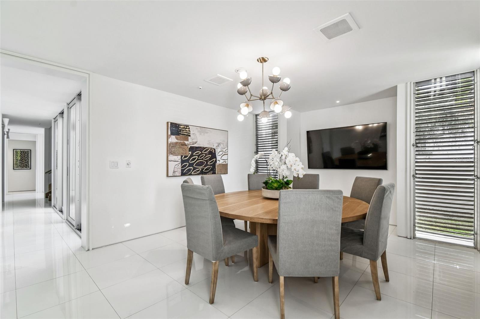 Image 33 of 87 For 41 Bering Street