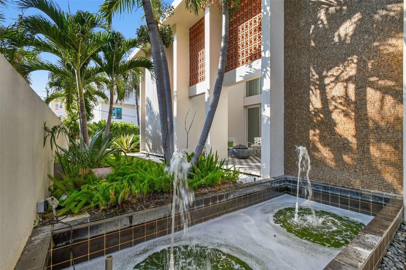 Image 35 of 87 For 41 Bering Street