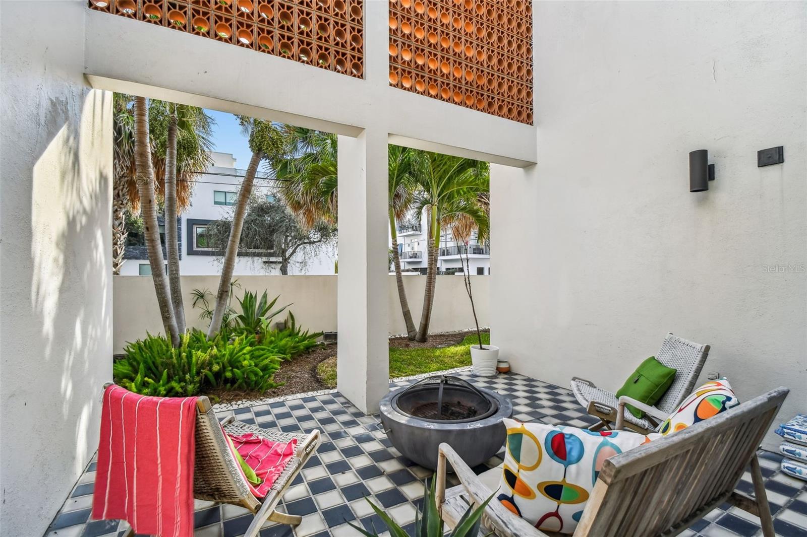 Image 37 of 87 For 41 Bering Street