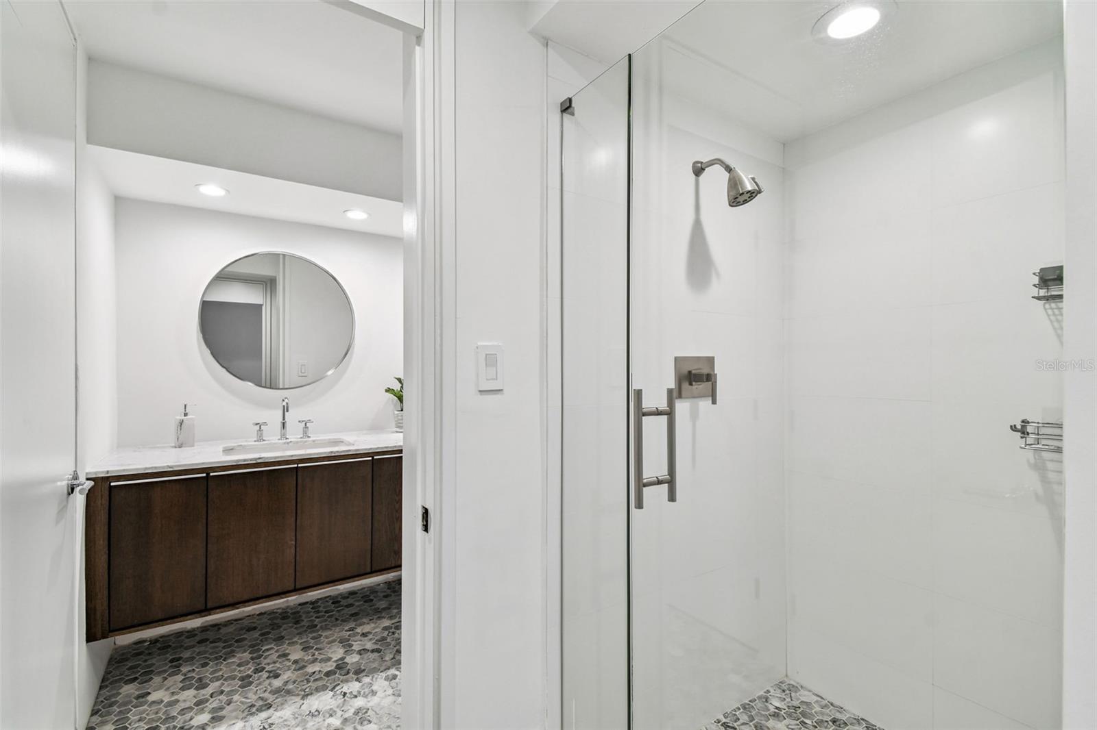 Image 42 of 87 For 41 Bering Street