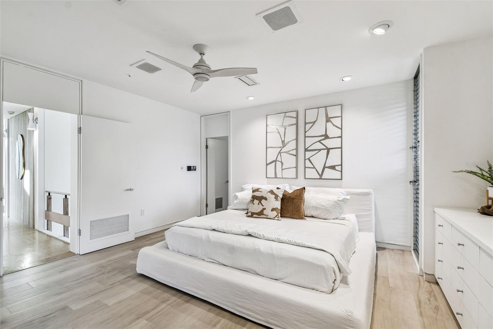 Image 47 of 87 For 41 Bering Street