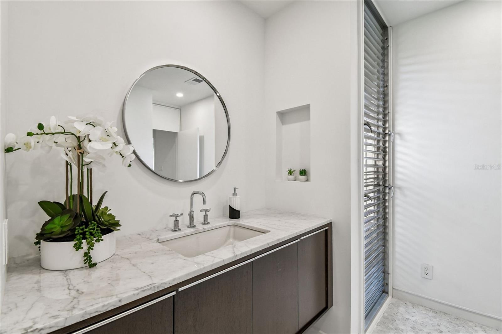 Image 52 of 87 For 41 Bering Street