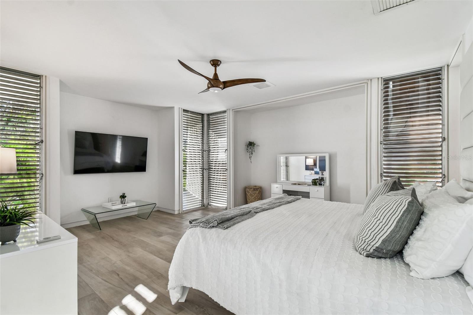 Image 56 of 87 For 41 Bering Street