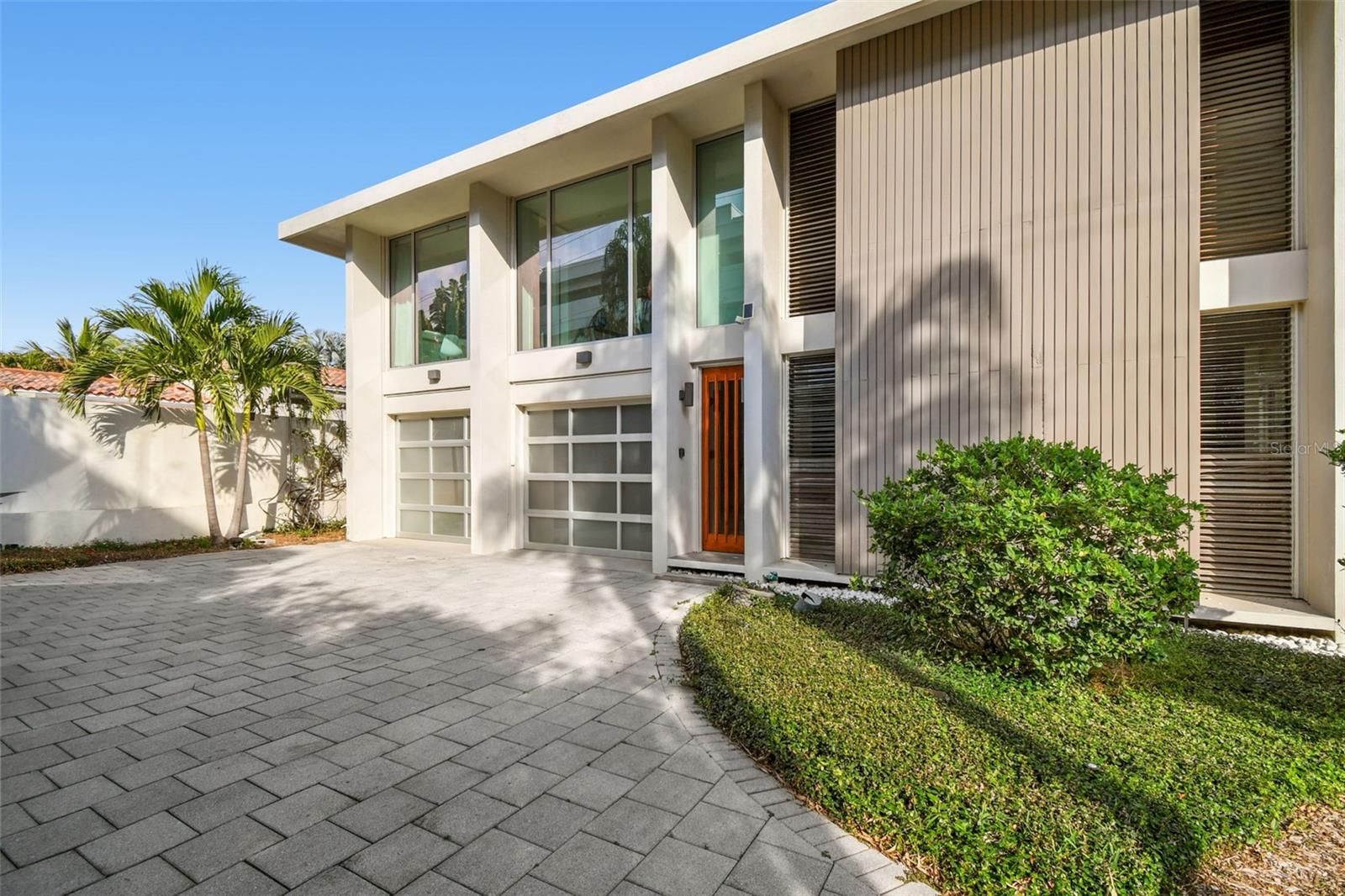 Image 6 of 87 For 41 Bering Street