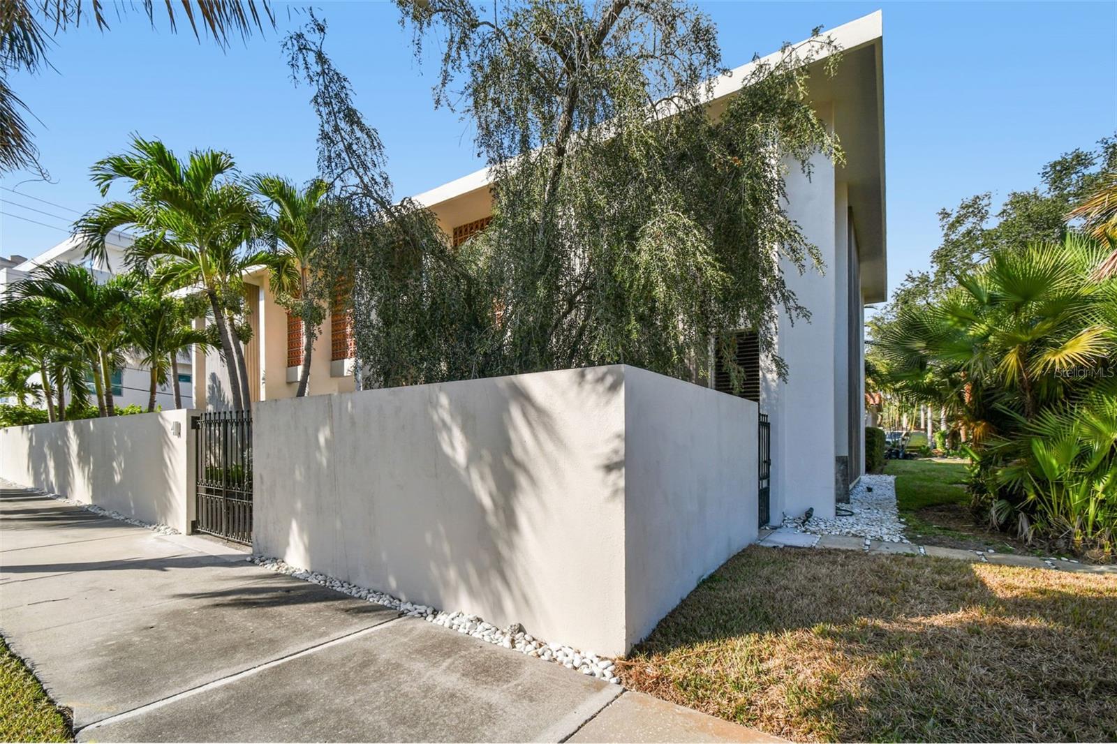 Image 76 of 87 For 41 Bering Street