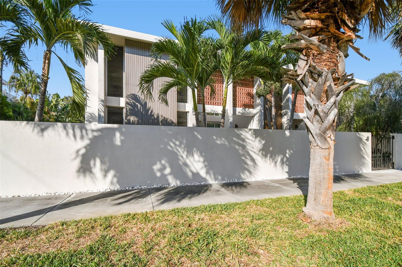 Image 77 of 87 For 41 Bering Street