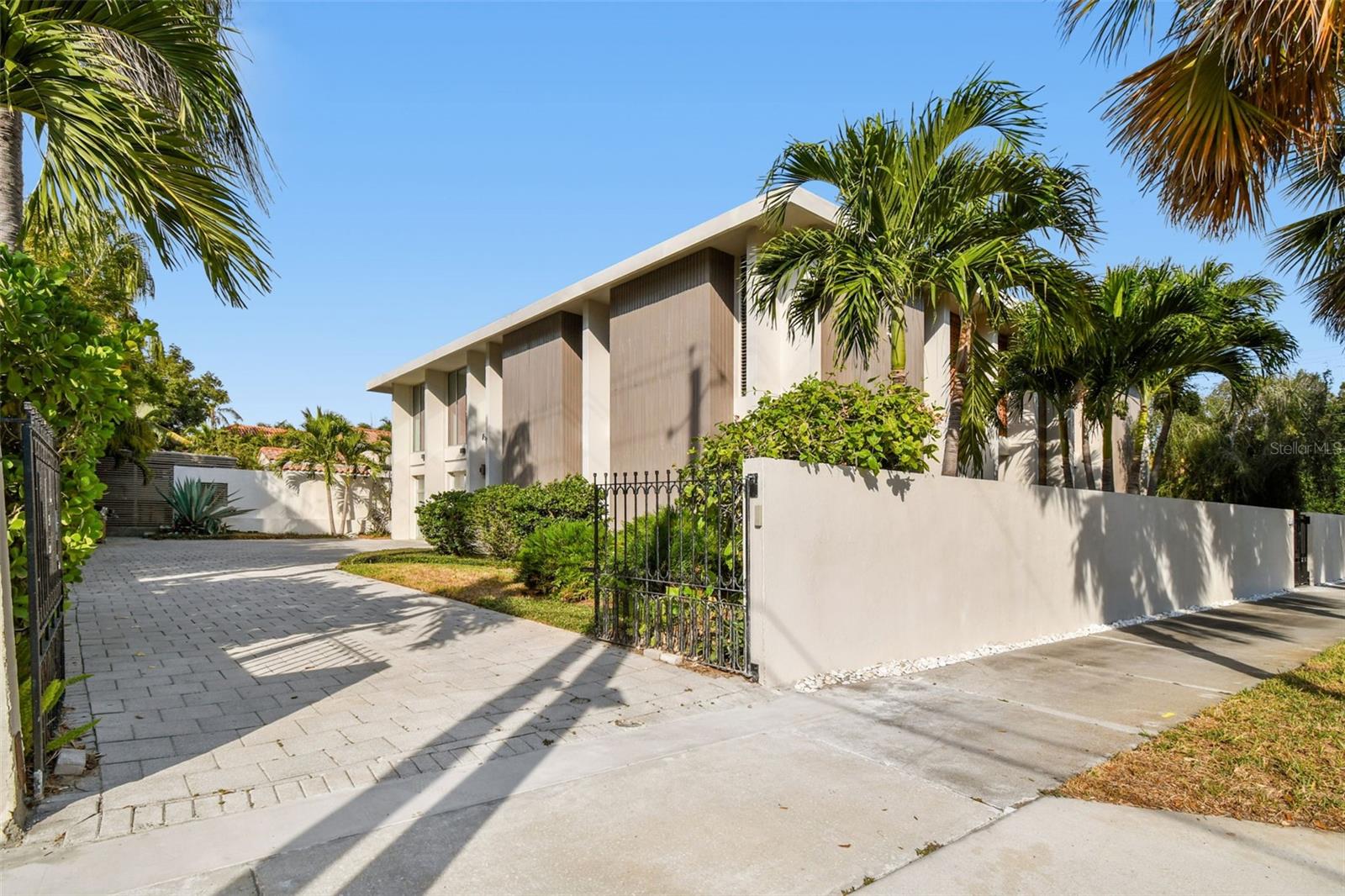 Image 78 of 87 For 41 Bering Street