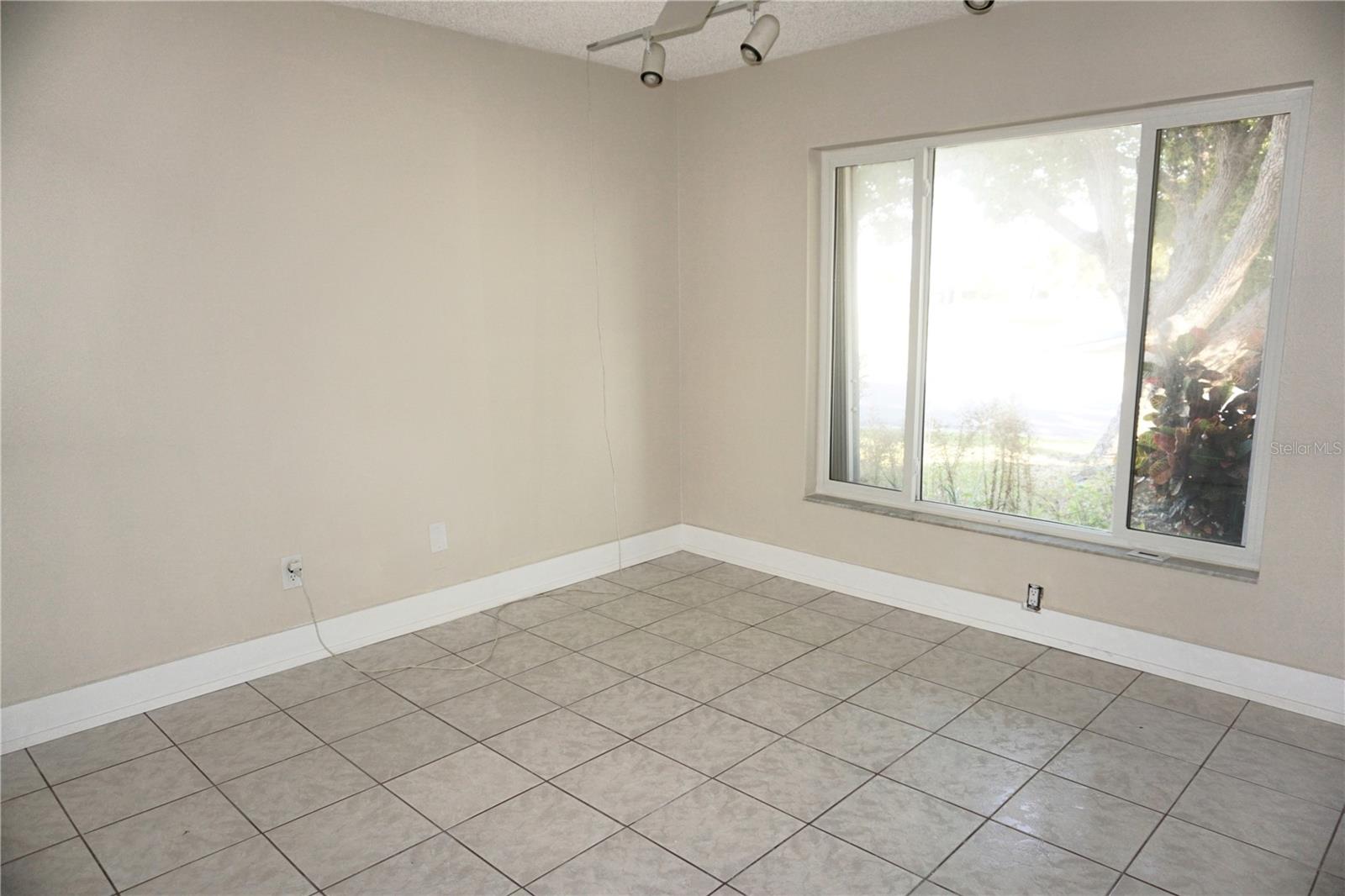 Image 26 of 43 For 9182 42nd Way N 5