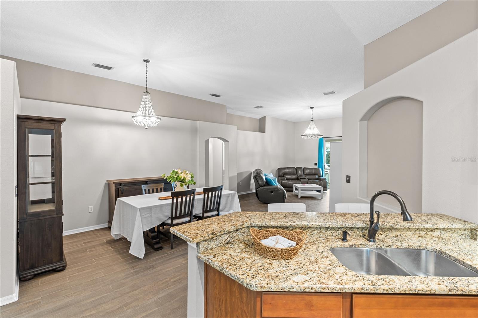 Image 14 of 61 For 6006 Chellas Court