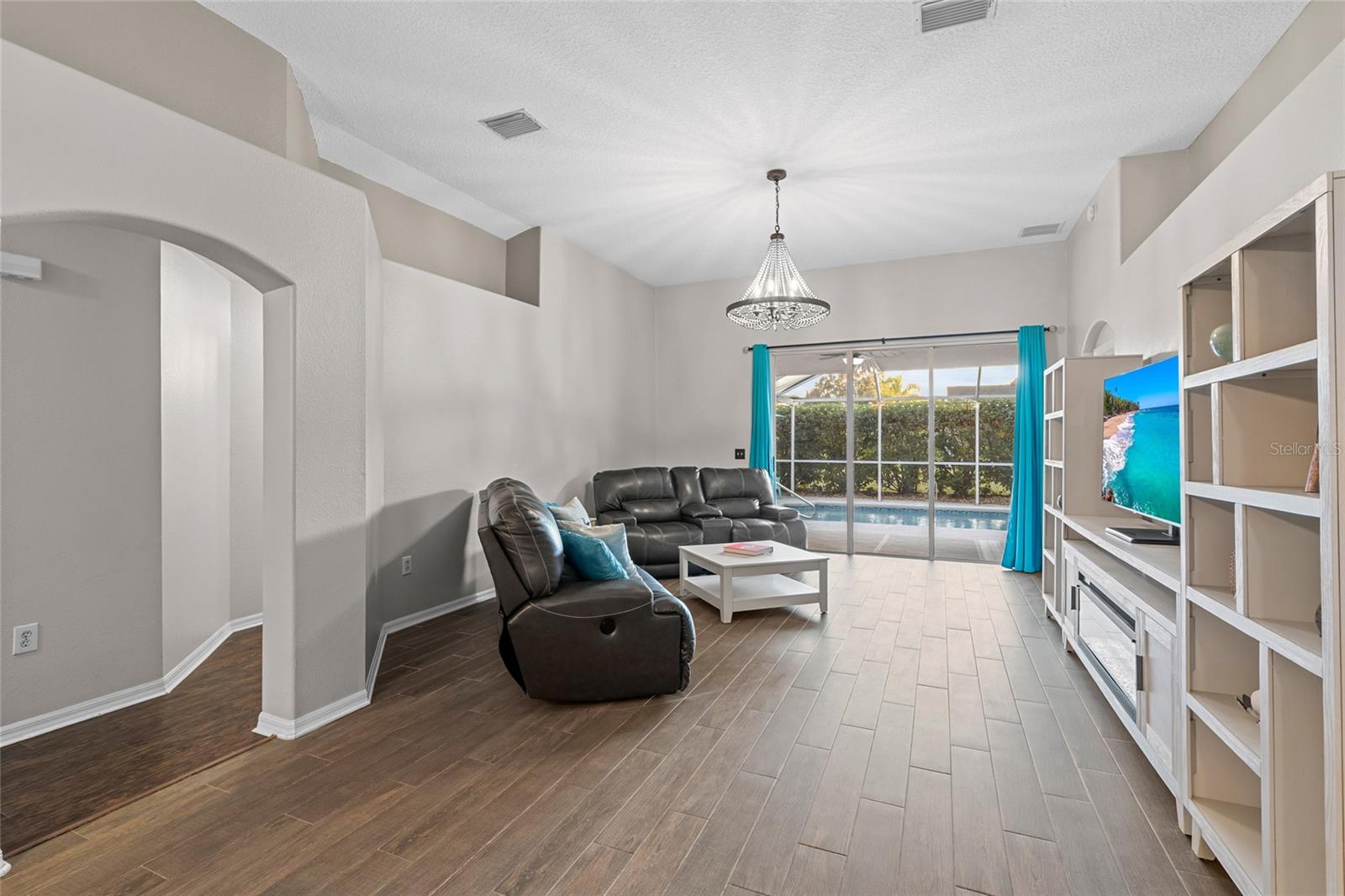 Image 19 of 61 For 6006 Chellas Court