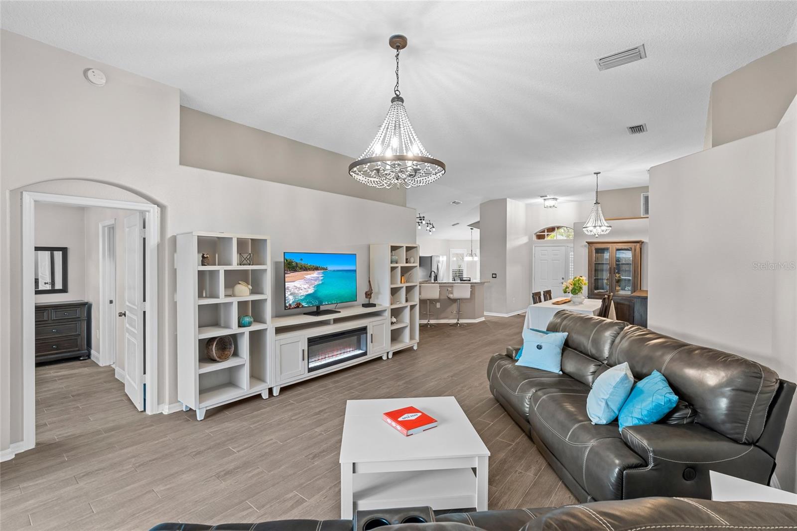 Image 22 of 61 For 6006 Chellas Court